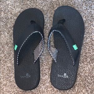 Sanuk Yoga mat flip flops